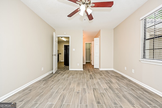 Building Photo - 2877 Old S Dr