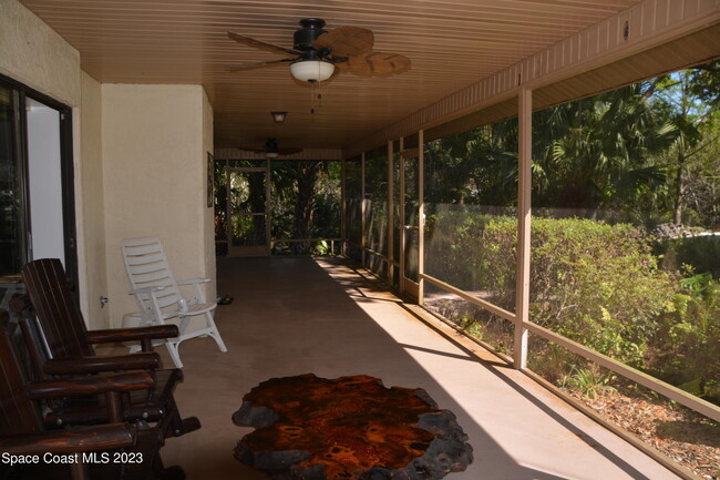 Building Photo - 1045 Pine Island Rd