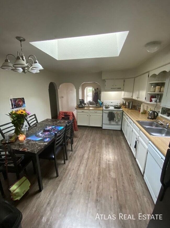 Building Photo - 1526 Lowell Blvd