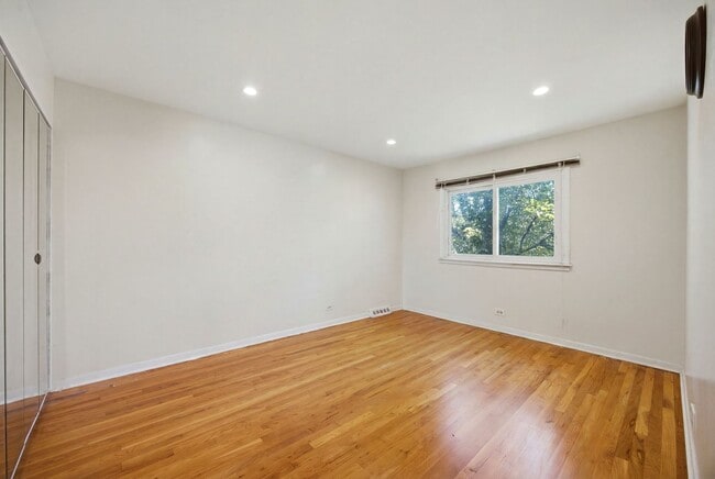 Building Photo - 1142 Brighton Pl
