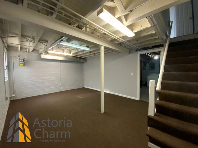 Building Photo - 3 Bedroom Home with Porch, Garage, and Finished Basement