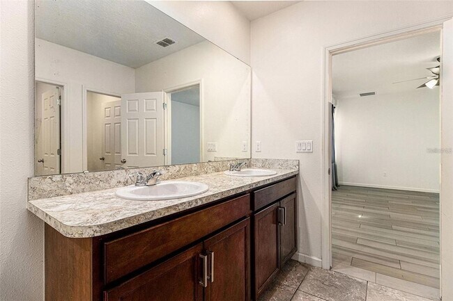 Building Photo - 769 Forest Trace Cir