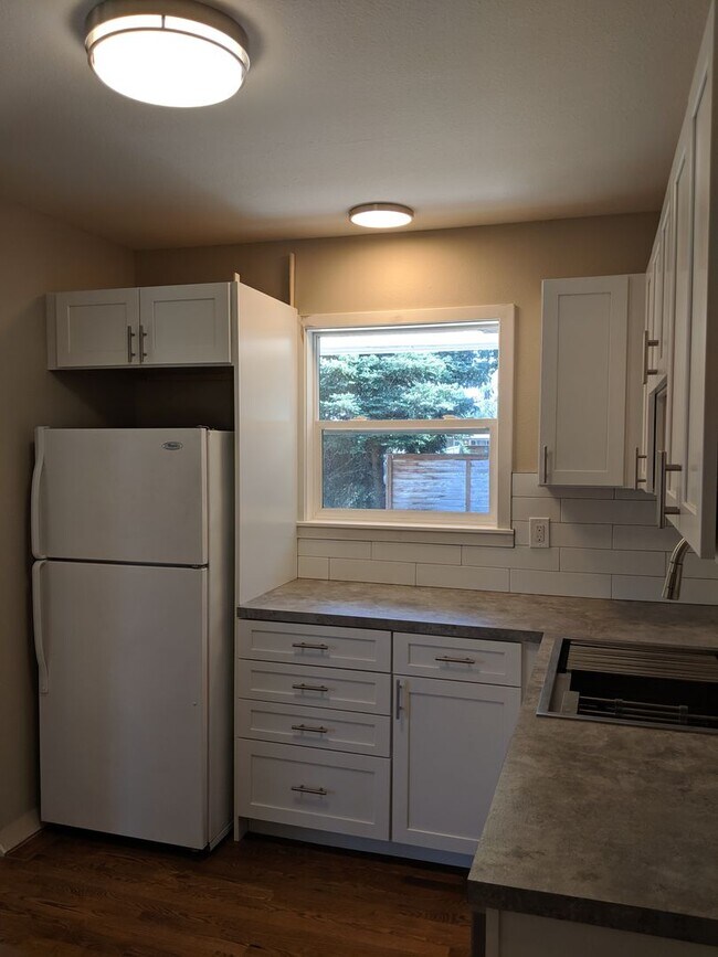 Building Photo - 121/123 N. Garrison Road