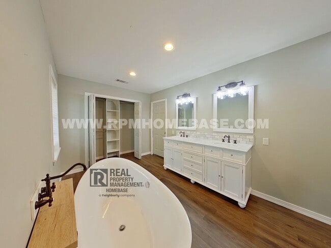 Building Photo - Spacious 4-Bedroom Home with Solar Panels ...