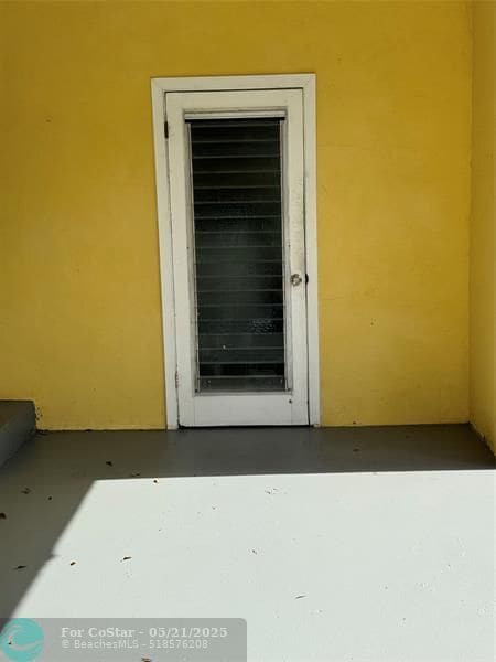 Building Photo - 1120 SW 31st St