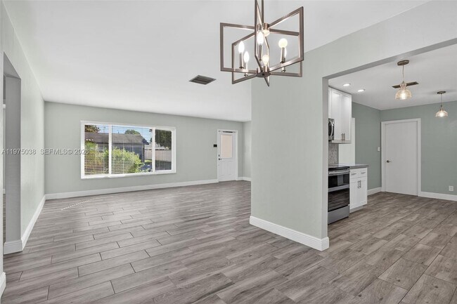 Building Photo - 7613 NW 67th Ave