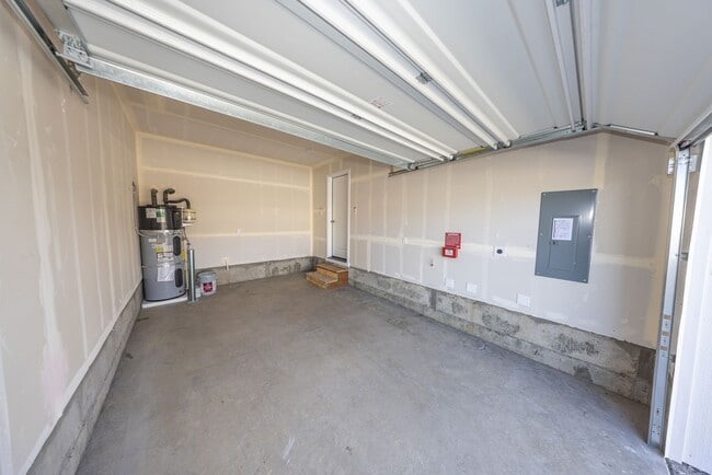 Building Photo - Brand New! - 3 Bedroom Townhome in Brush P...