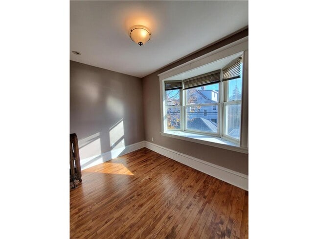 Building Photo - 1712 W 31st St