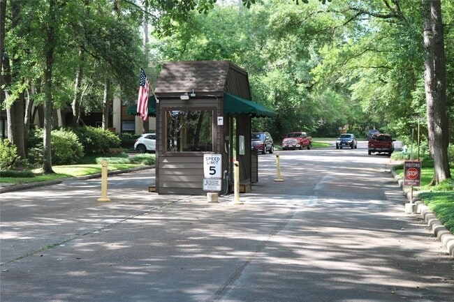 Building Photo - 11711 Memorial Dr