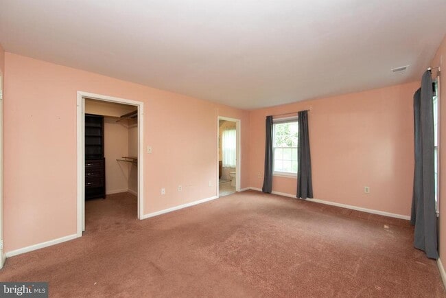 Building Photo - 115 Cascade Ct