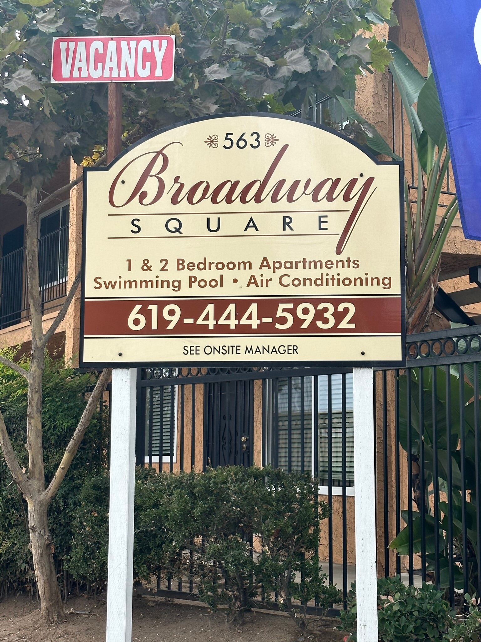 Building Photo - 563 Broadway