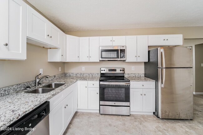 Building Photo - 8205 Krystle Ridge Pl