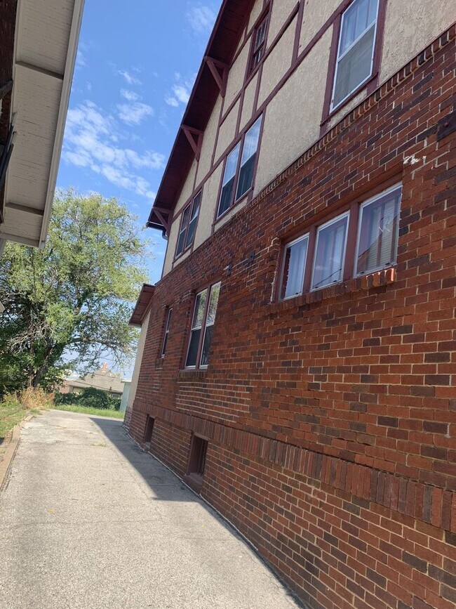 Building Photo - 3146 Mason St