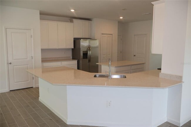 Building Photo - 3260 NE 40th Ln