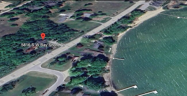 Building Photo - Charming 3+ Bedroom Cape Cod with Water View – Between Traverse City & Suttons Bay