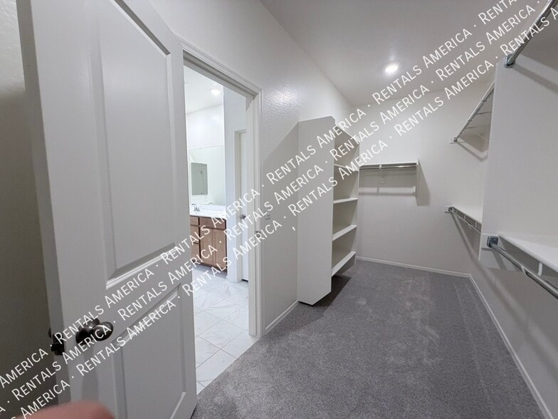 Building Photo - 17175 W Blue Sky Dr