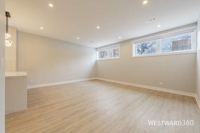 Building Photo - 2351 W Flournoy St