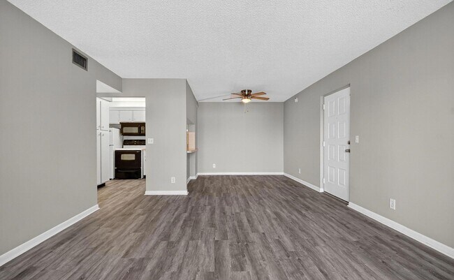 Building Photo - 629 Sea Pine Way