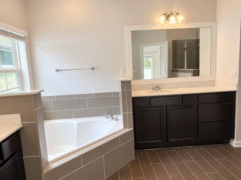 Building Photo - 2162 Arden Forest Pl