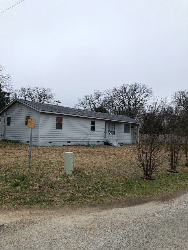 Building Photo - Lake View in Alvarado