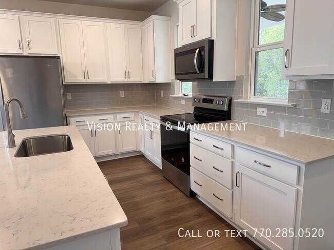 Building Photo - 141 Winding River Dr