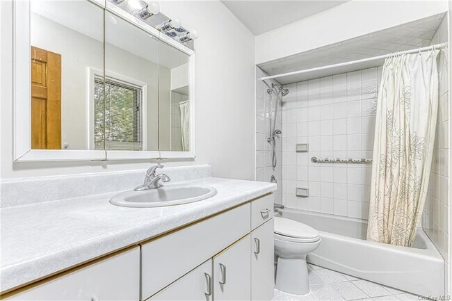 Building Photo - 9 Cloverdale Ln