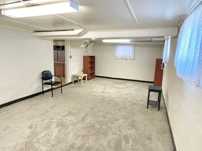 Building Photo - Rose City Park 2 bed, 2 bath with classic ...