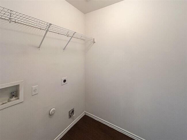 Building Photo - 232 Brandons Way