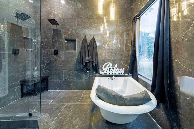 Building Photo - 4517 River Park Dr