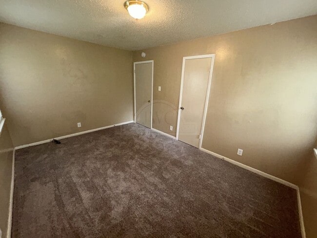 Building Photo - 1302 Becker Dr