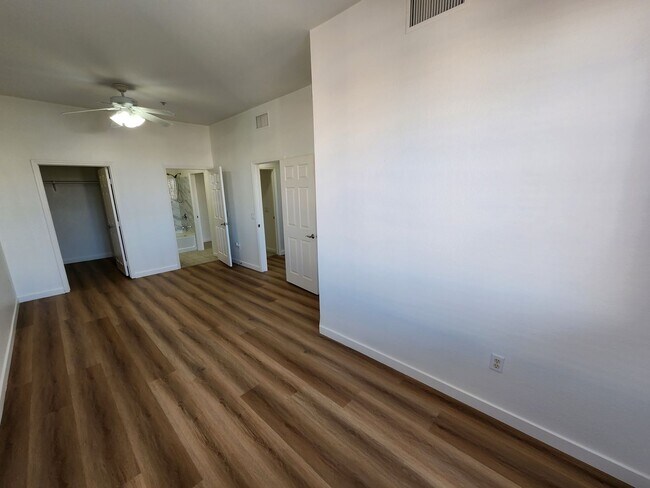 Building Photo - 35 E Agate Ave