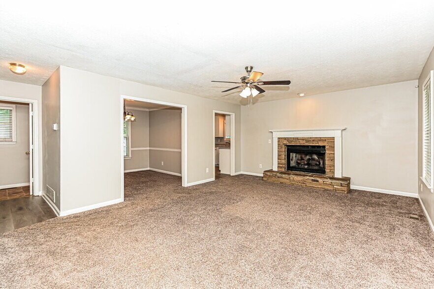 Building Photo - 706 Hearthstone Crossing