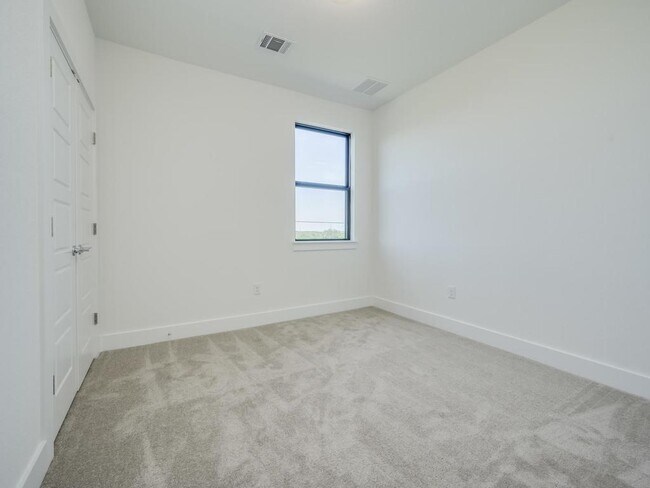 Building Photo - 12327 Maypole Bend
