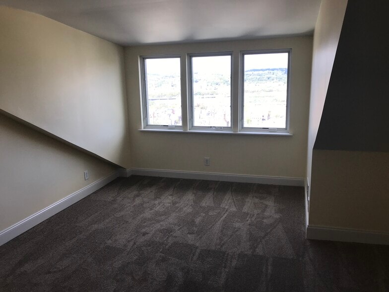 Bedroom 1 - 1927 Huron St