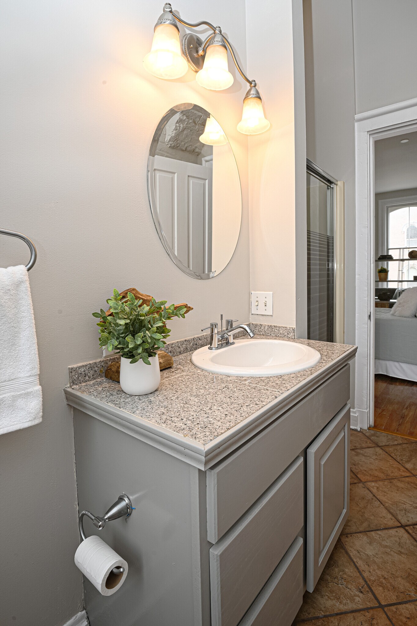 Building Photo - 1343 Main St