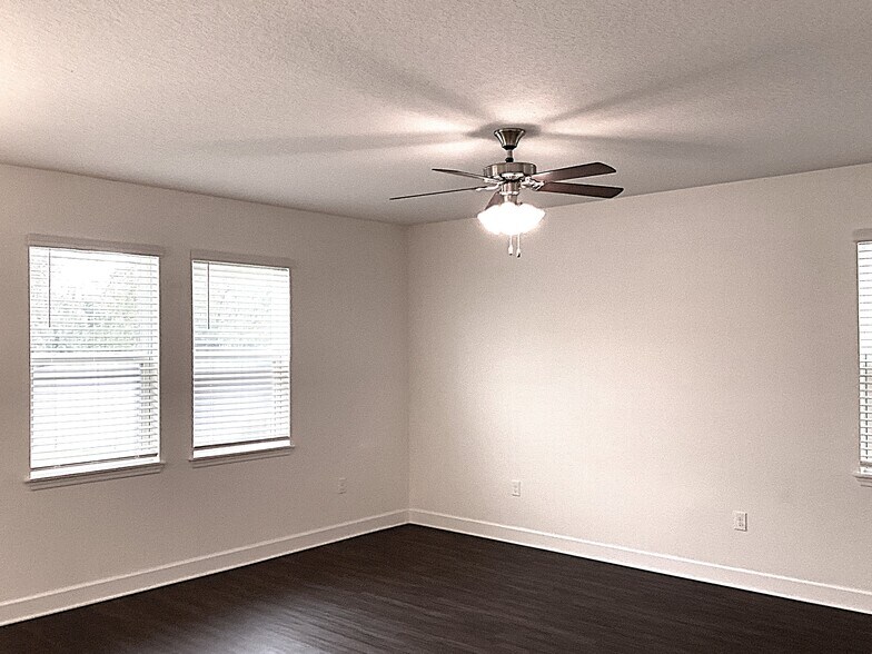 Building Photo - 4307 Reisswood Loop
