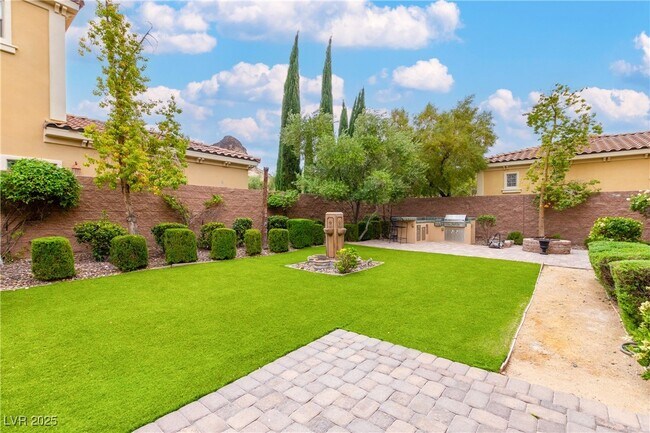 Building Photo - 58 Contrada Fiore Dr