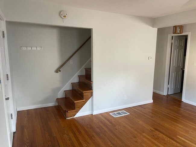 Stairs - 65 Washington Rd