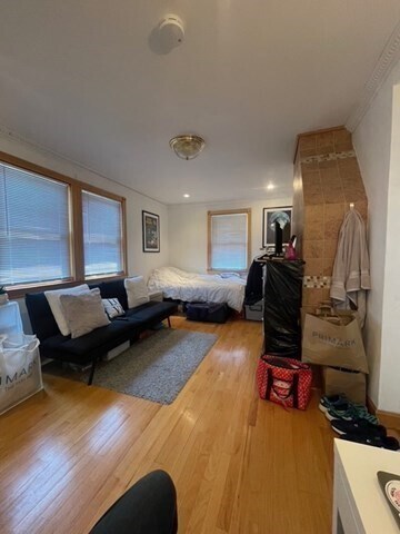 Building Photo - 275 Tappan St