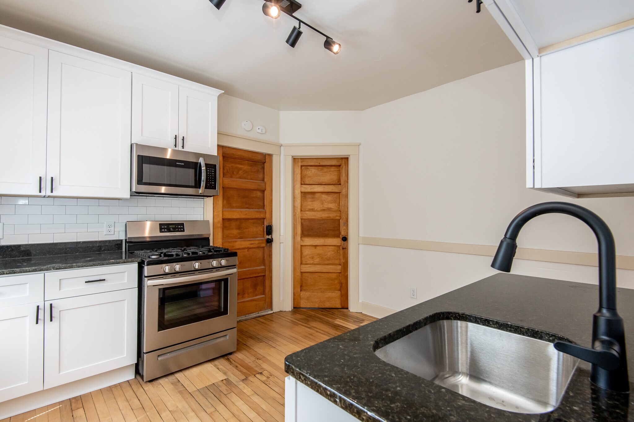Kitchen - 2415 N Murray Ave