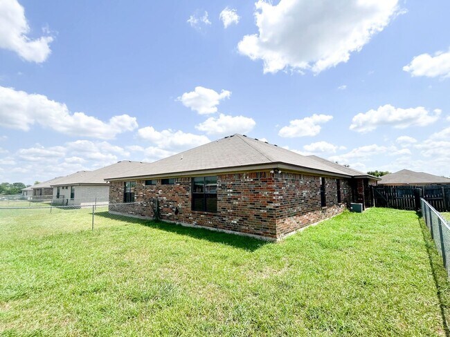 Building Photo - 1303 Nicholas Cir