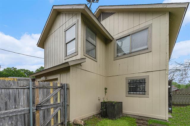 Building Photo - 10359 Chelmsford Dr