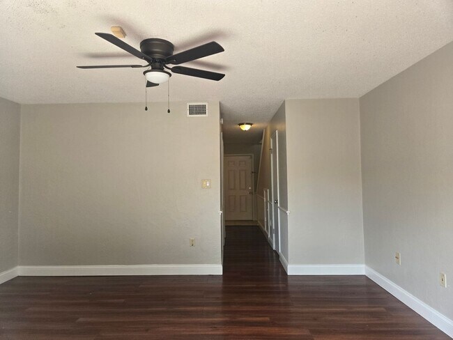 Building Photo - Charming 2-bedroom, 1.5-bath in the desirable Bellamy Forge
