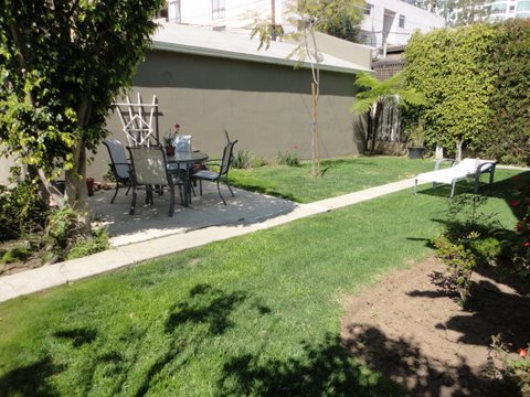 Building Photo - 1267 Devon Ave