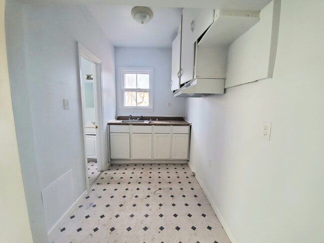 Building Photo - 407 S 8th St