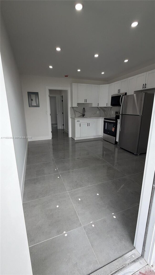 Building Photo - 935 Jefferson Ave