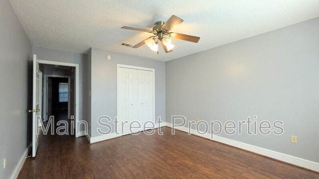 Building Photo - 912 Rentz Ave