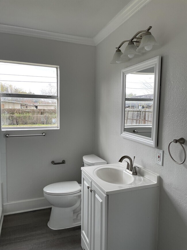 Building Photo - 4225 Harry St