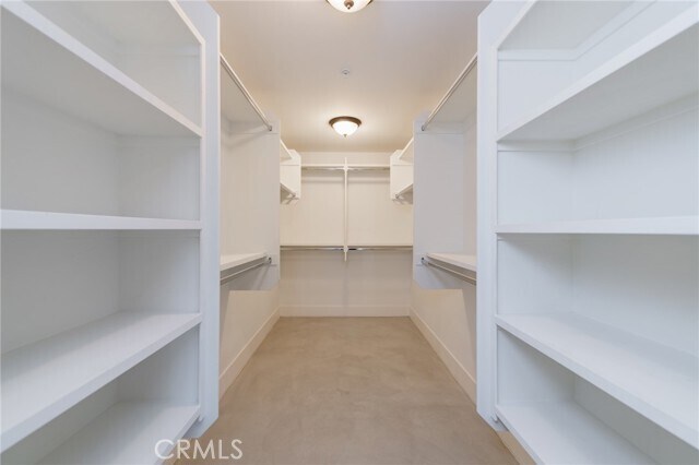 Building Photo - 482 S Arroyo Pkwy