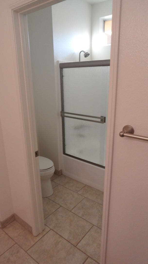 Building Photo - Clean & Spacious 2BR 2BA Two-Story, All Up...